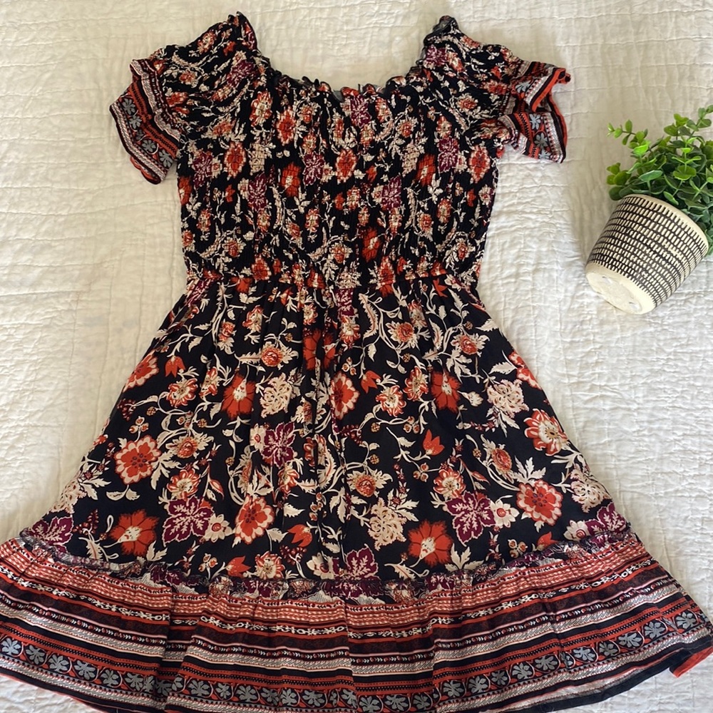 ⭐️ Floral Off Shoulder Boho Smocked Summer Dress - Women’s Size Medium